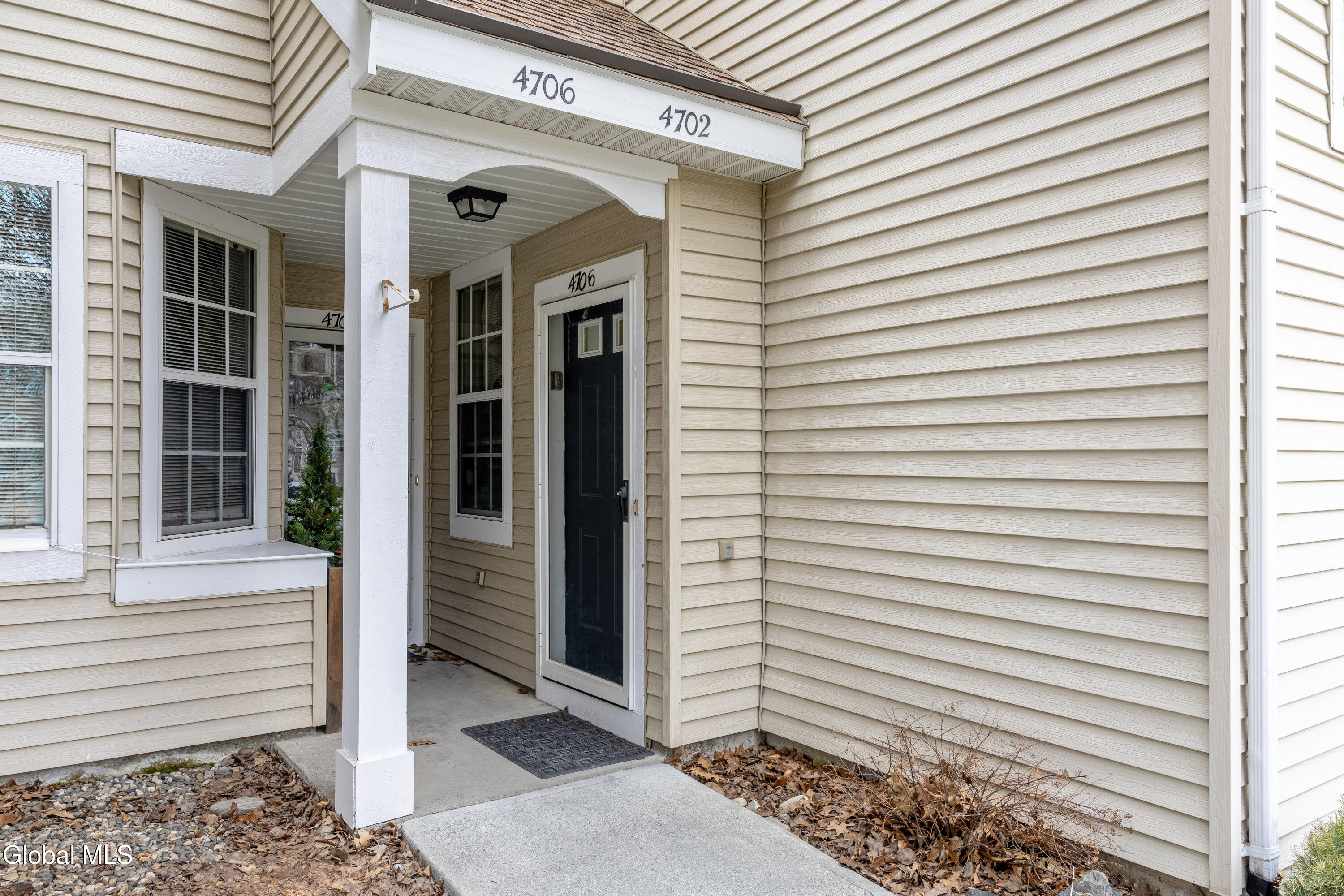 4706 S Foxwood S Drive