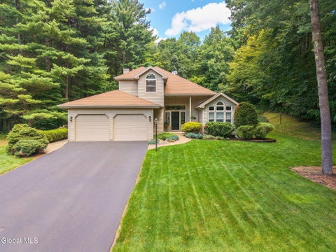 Photo of 223 Stanford Drive, Schenectady, NY 12303 (MLS # 202626424)