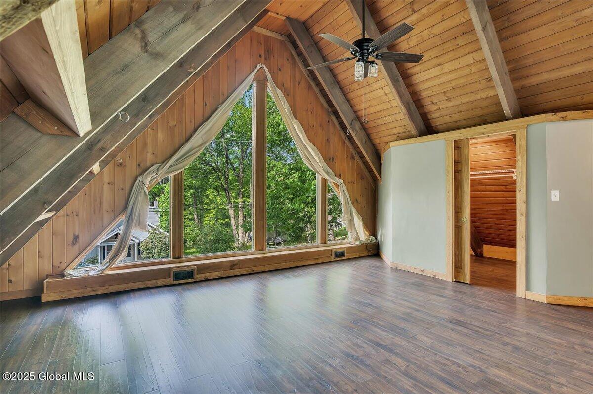 34 Glen Royal Drive, Sand Lake, New York image 15