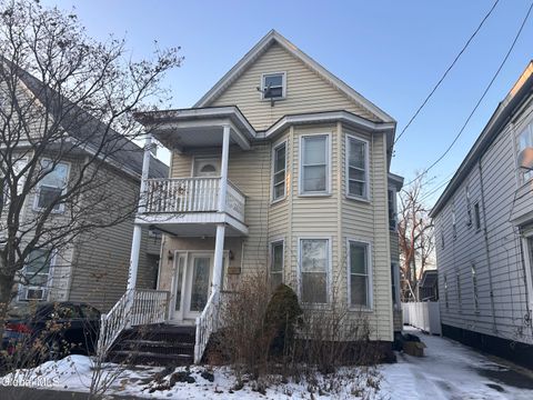 Photo of 42 Kelton Avenue, Schenectady, NY 12307 (MLS # 202610417)