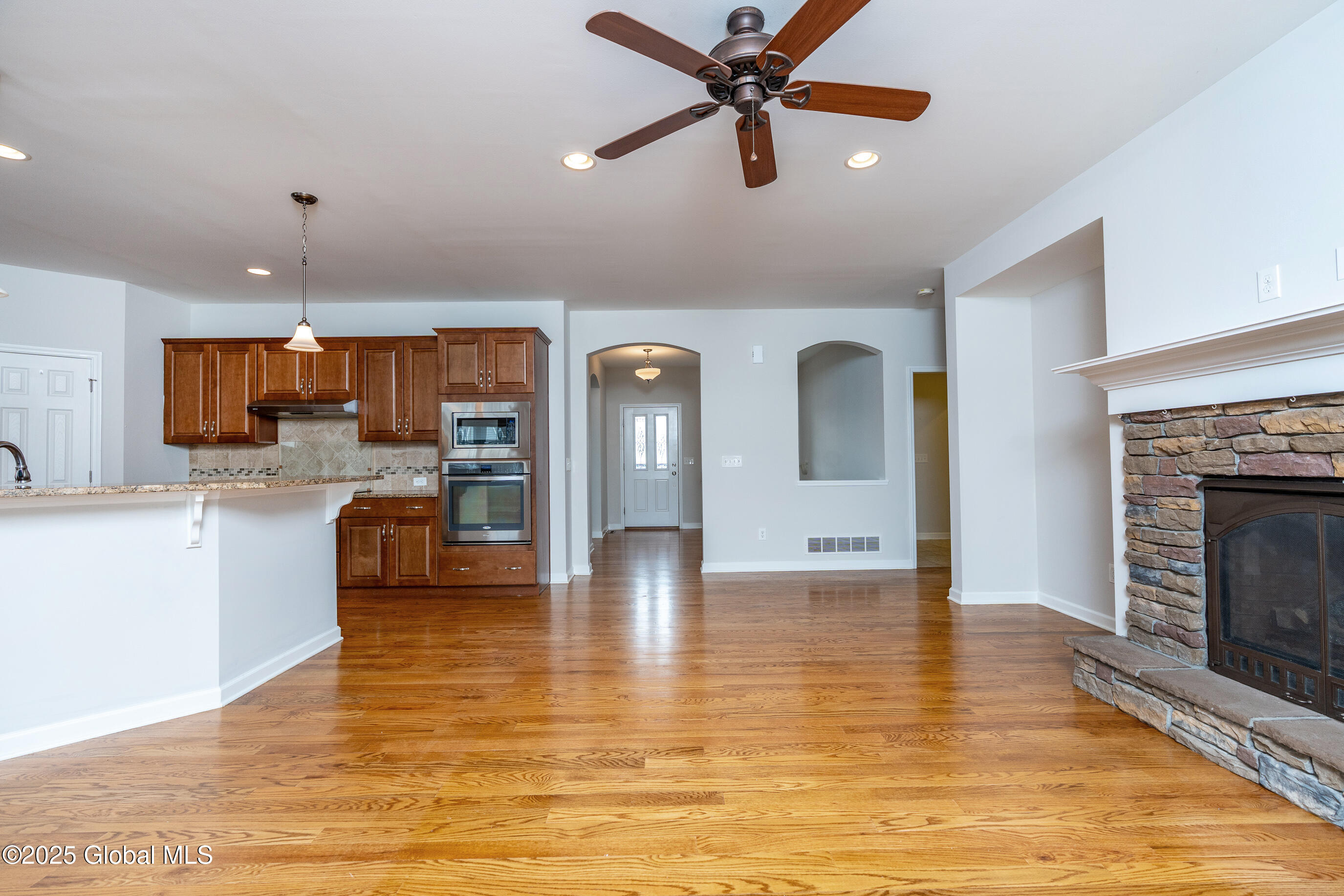 1 Glen Meadow Drive, Mechanicville, New York image 5