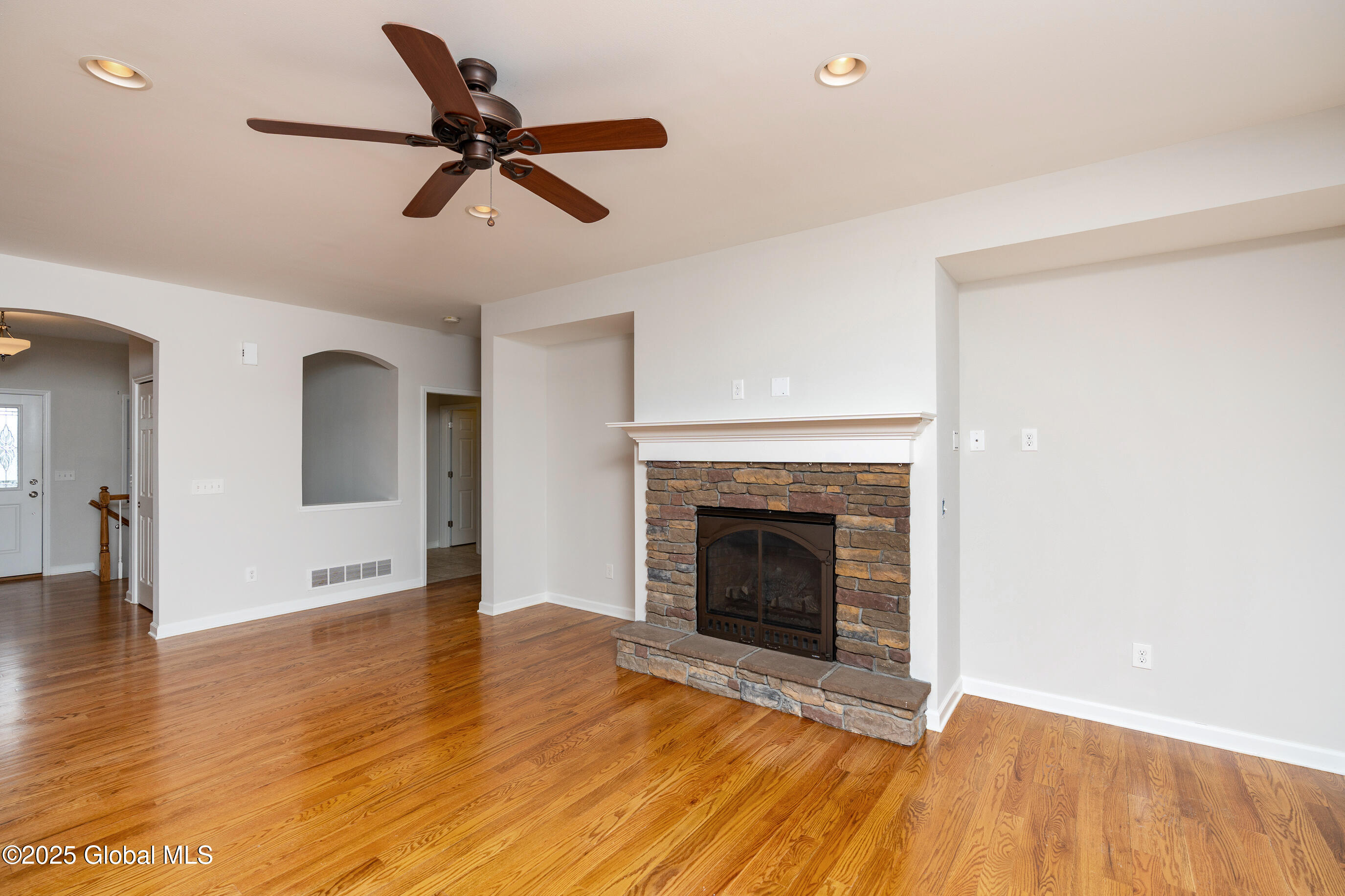 1 Glen Meadow Drive, Mechanicville, New York image 6