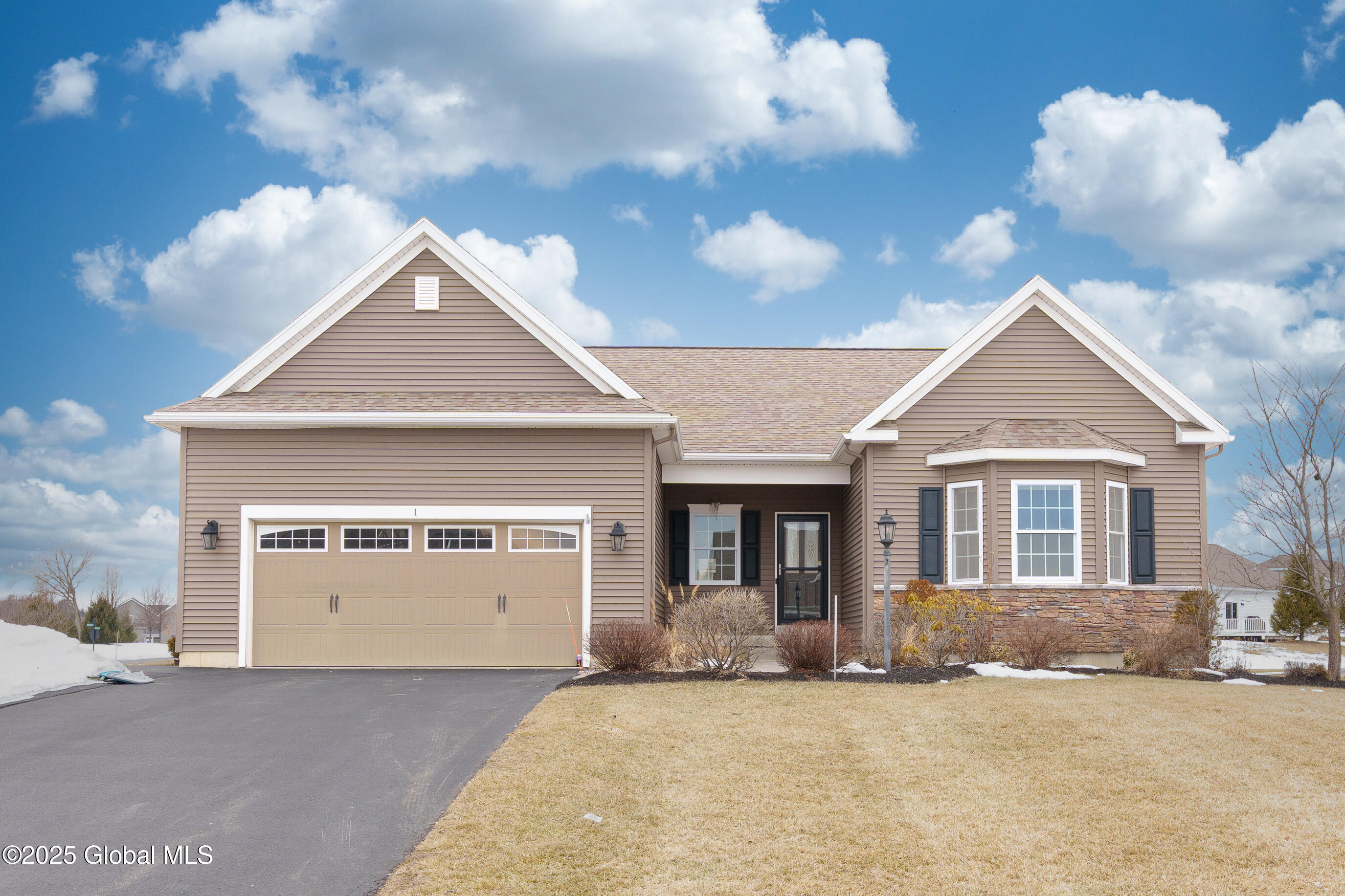 1 Glen Meadow Drive, Mechanicville, New York image 1