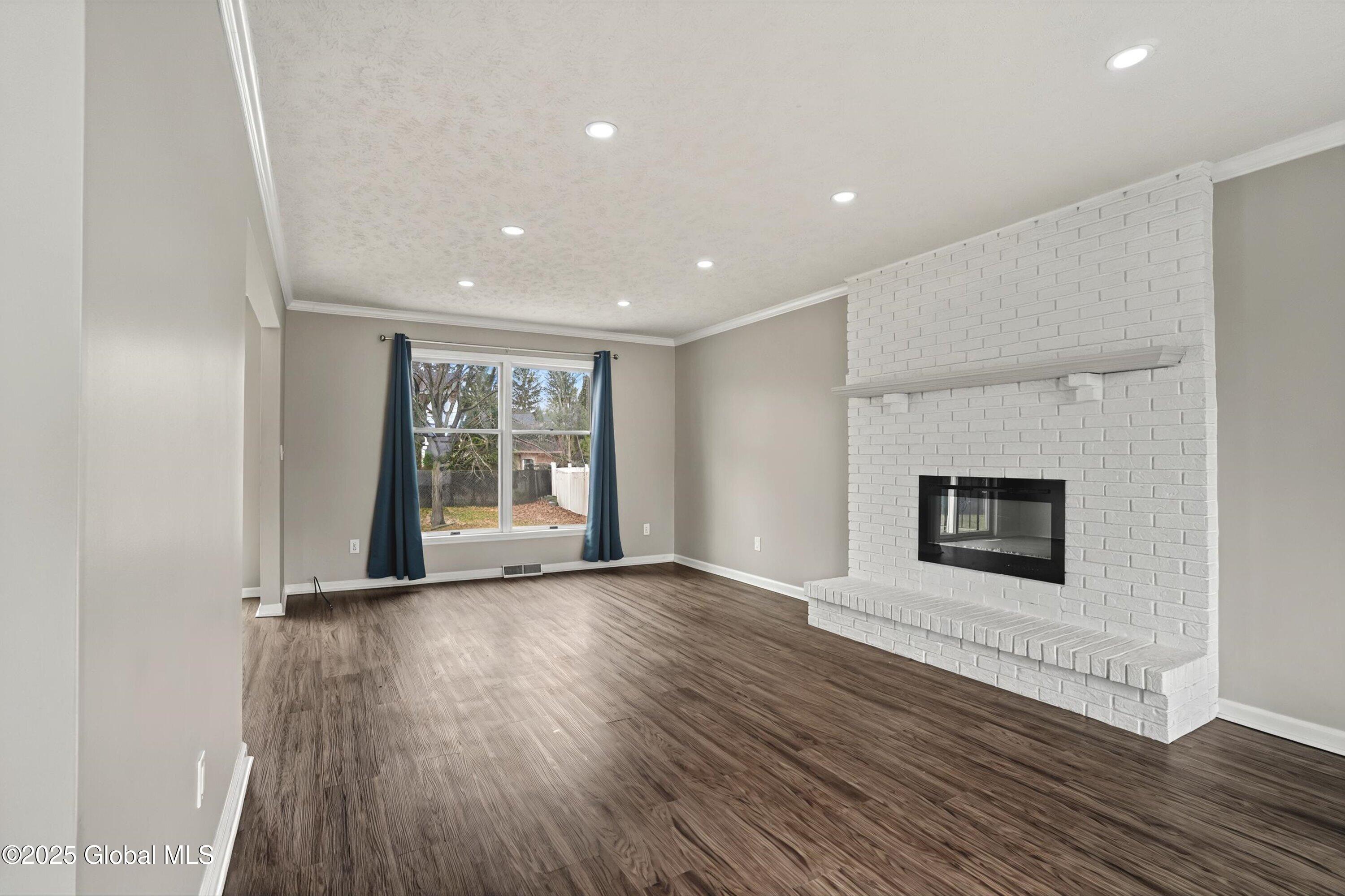 13 Wellesley Court, Loudonville, New York image 6