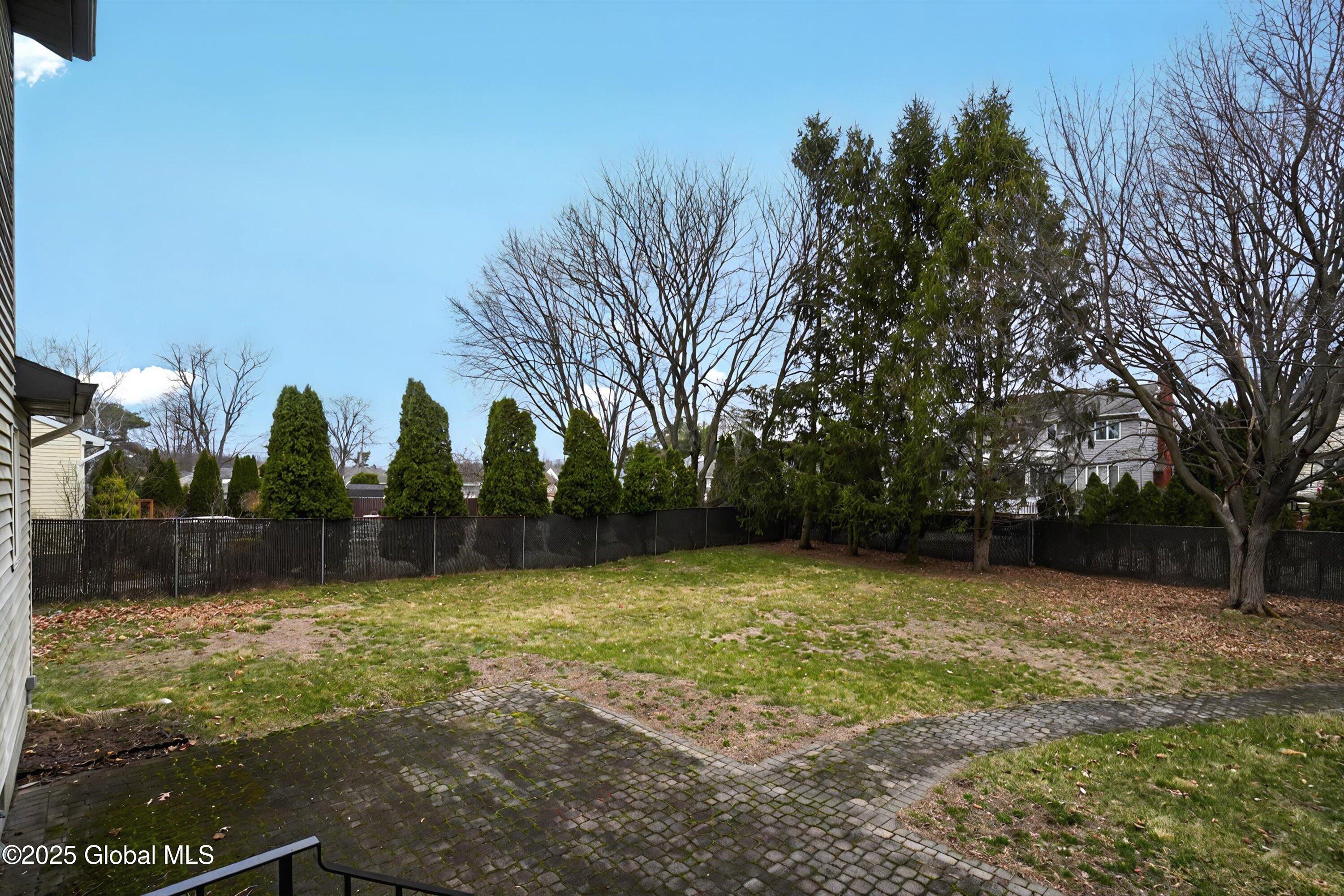 13 Wellesley Court, Loudonville, New York image 34