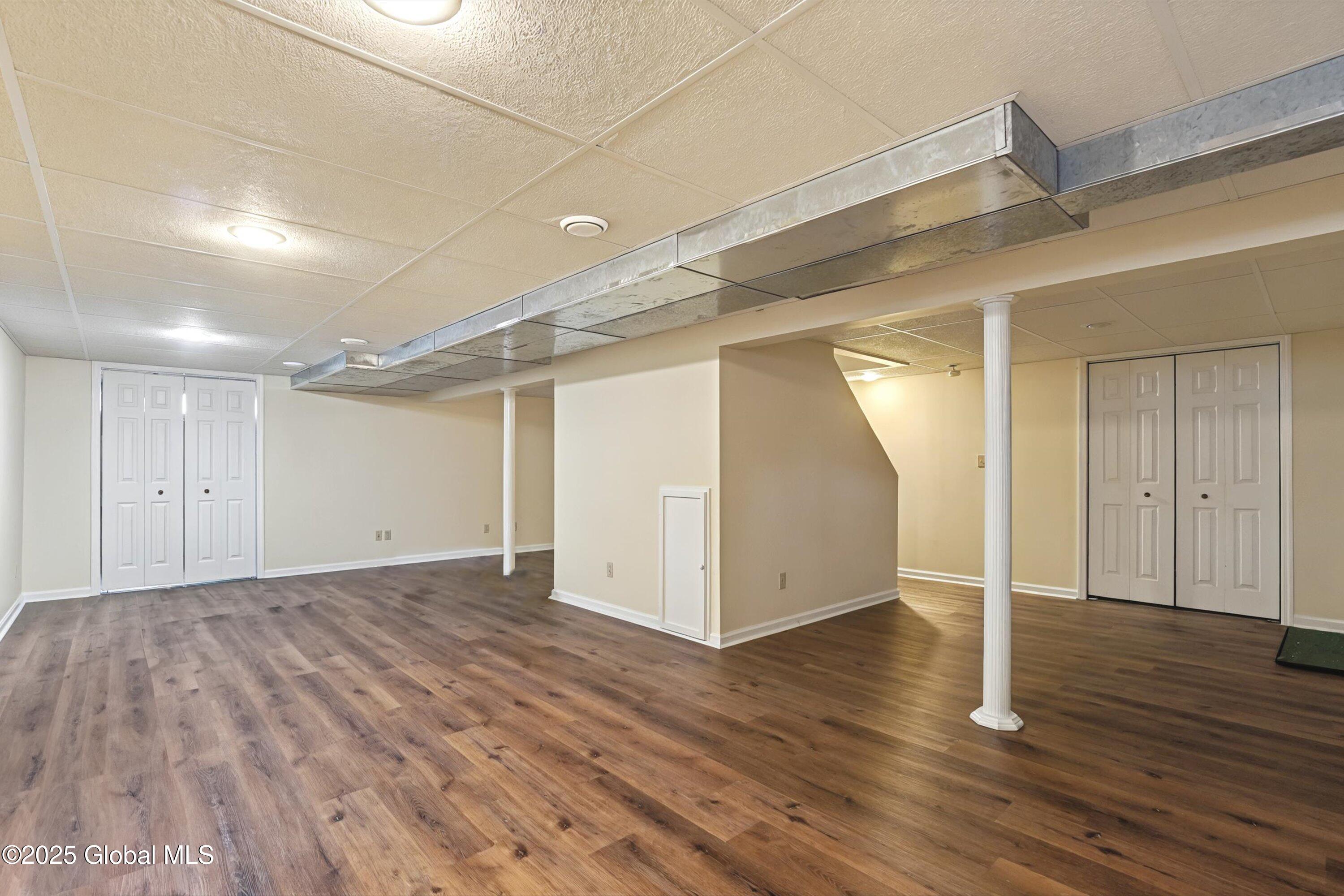 13 Wellesley Court, Loudonville, New York image 32