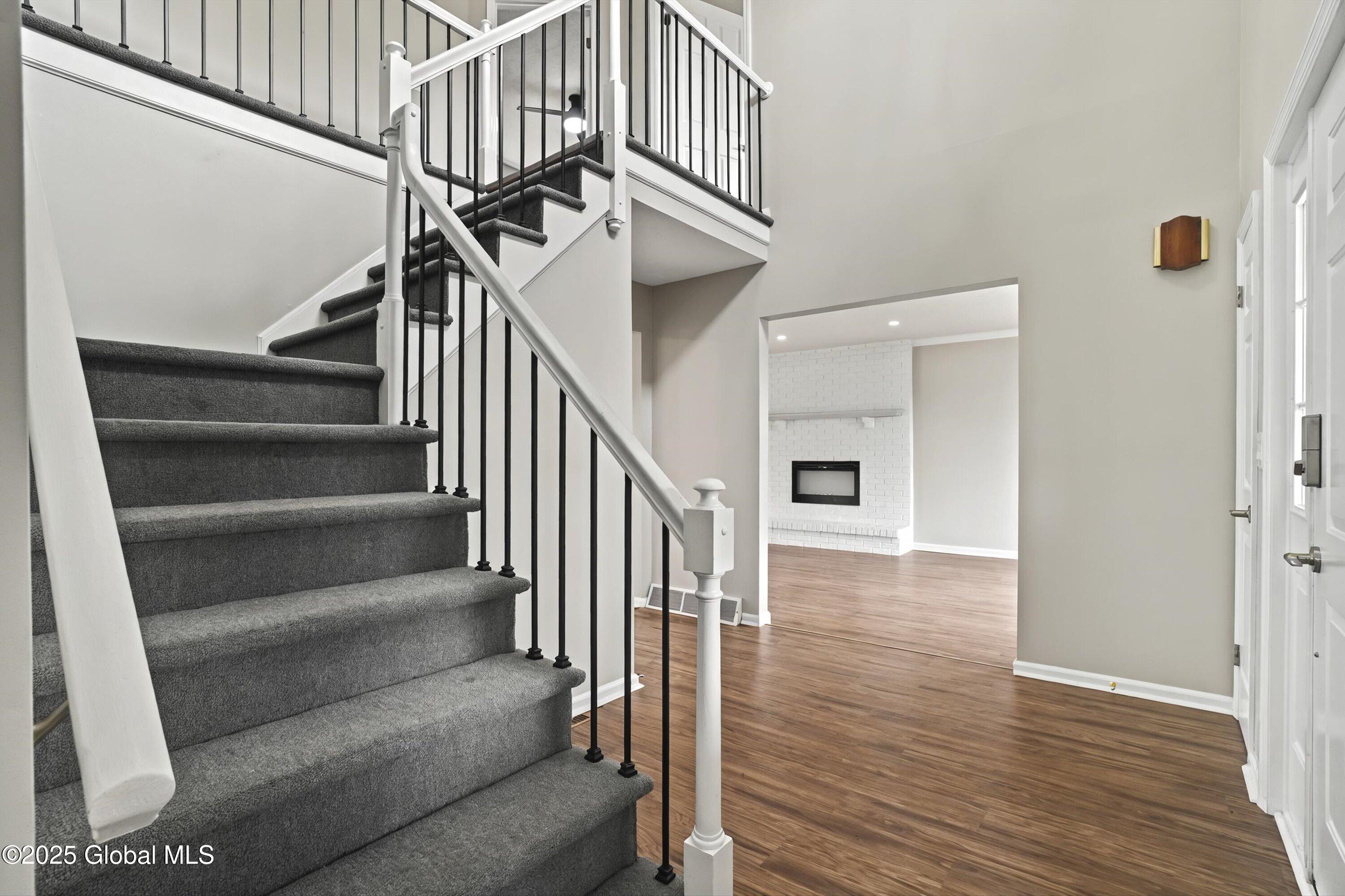 13 Wellesley Court, Loudonville, New York image 4