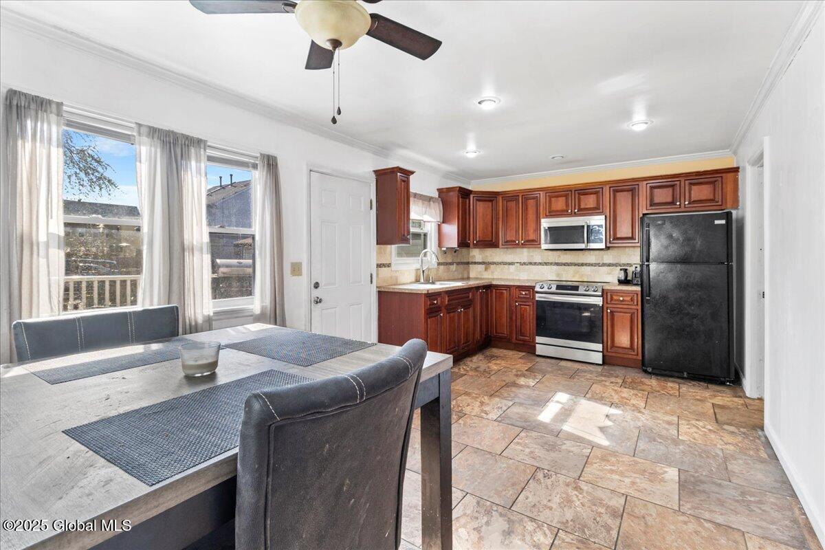 744 Hamilton Street, Schenectady, New York image 12