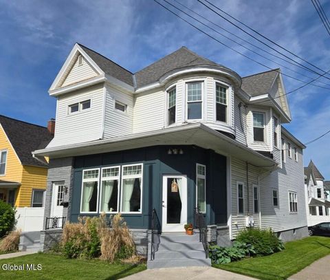 Photo of 1687 Avenue A, Schenectady, NY 12308 (MLS # 202612737)