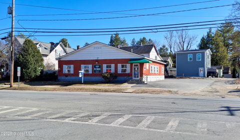 Multifamily For Sale - 48 Lincoln Avenue<br/> Saratoga County, Saratoga Springs, NY 12866