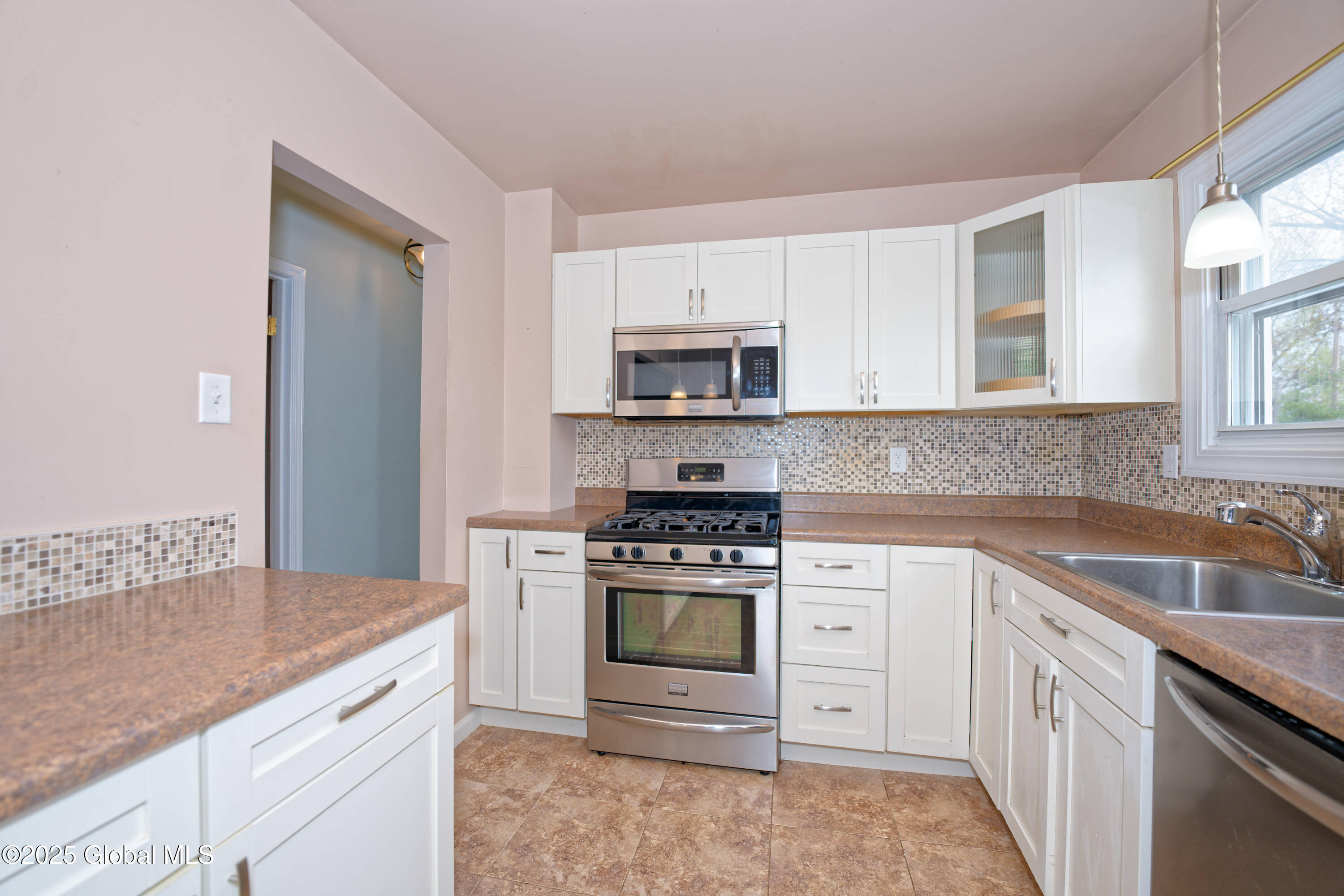 16 Harold Avenue, Latham, New York image 17