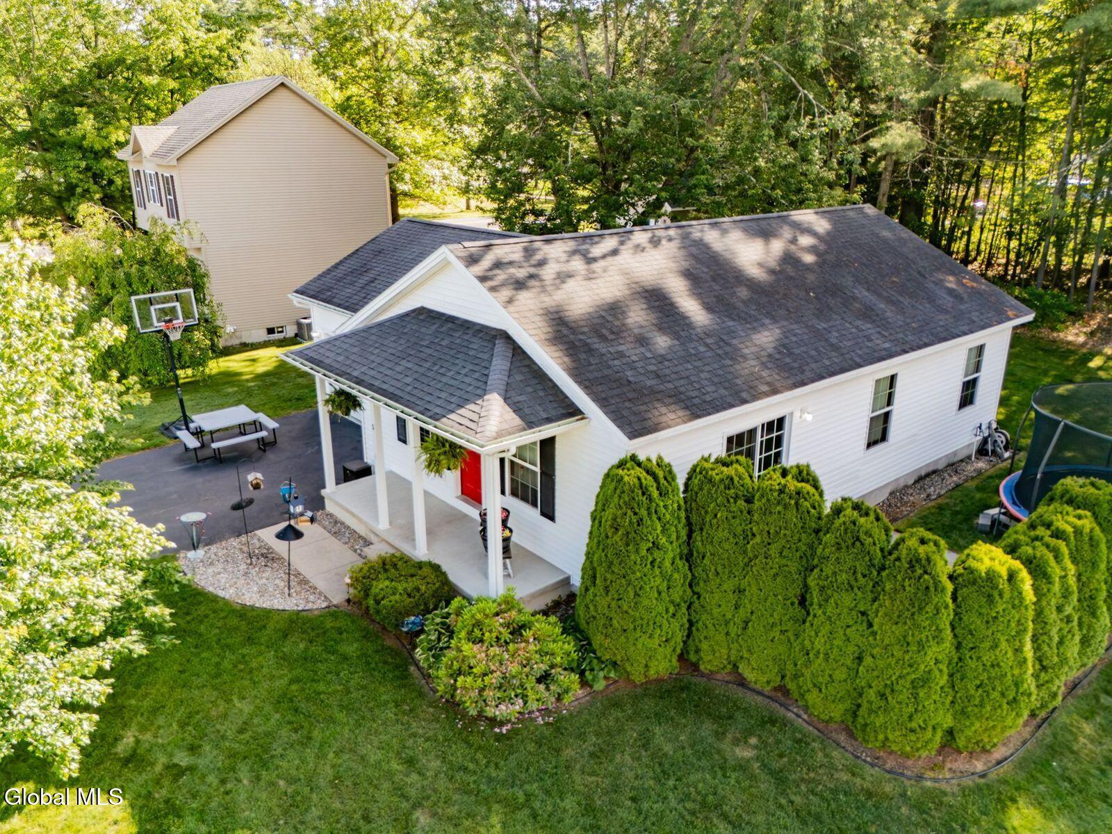 5 Charlton Lane