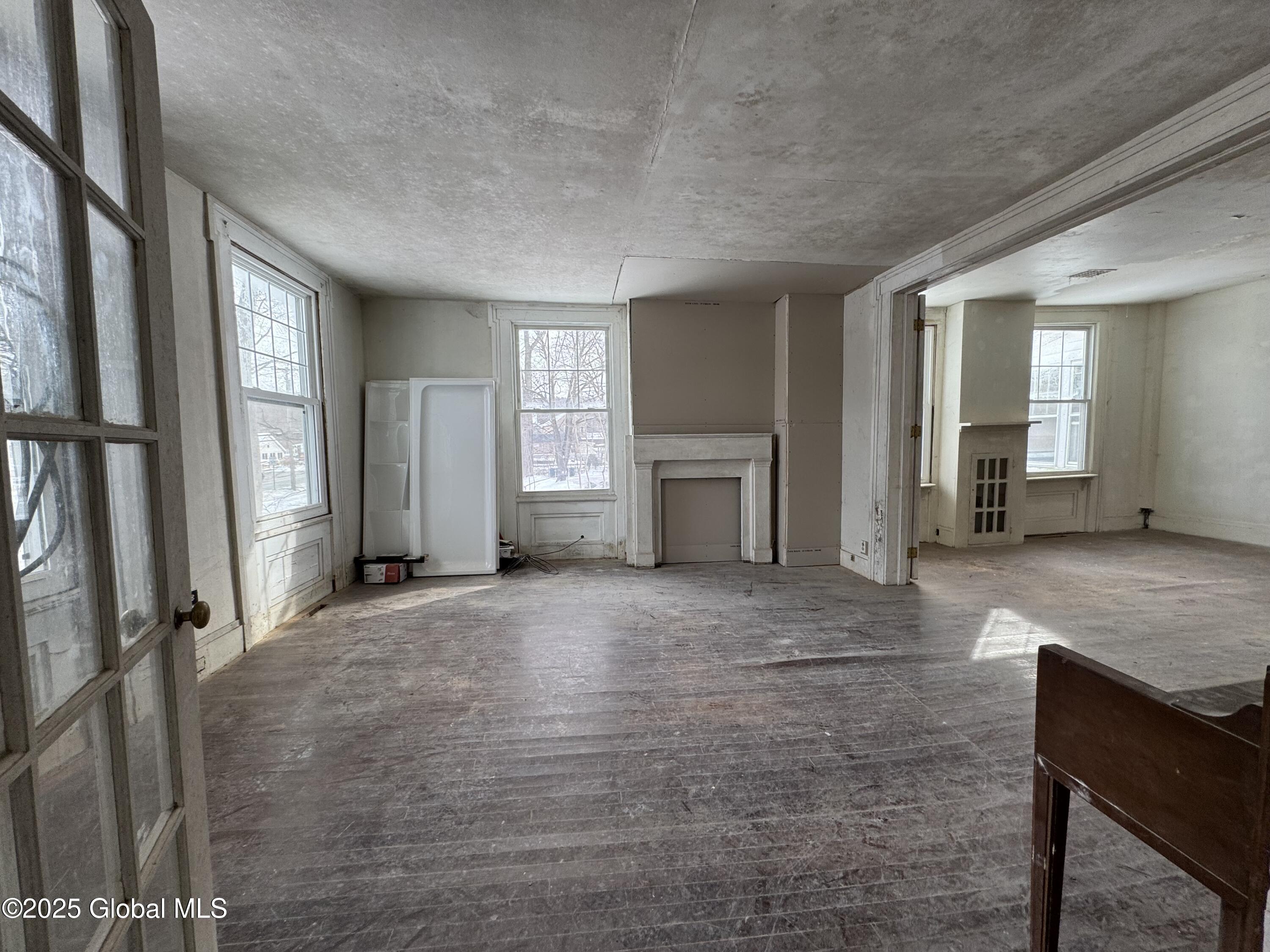 25 Albany Avenue, Nassau, New York image 4