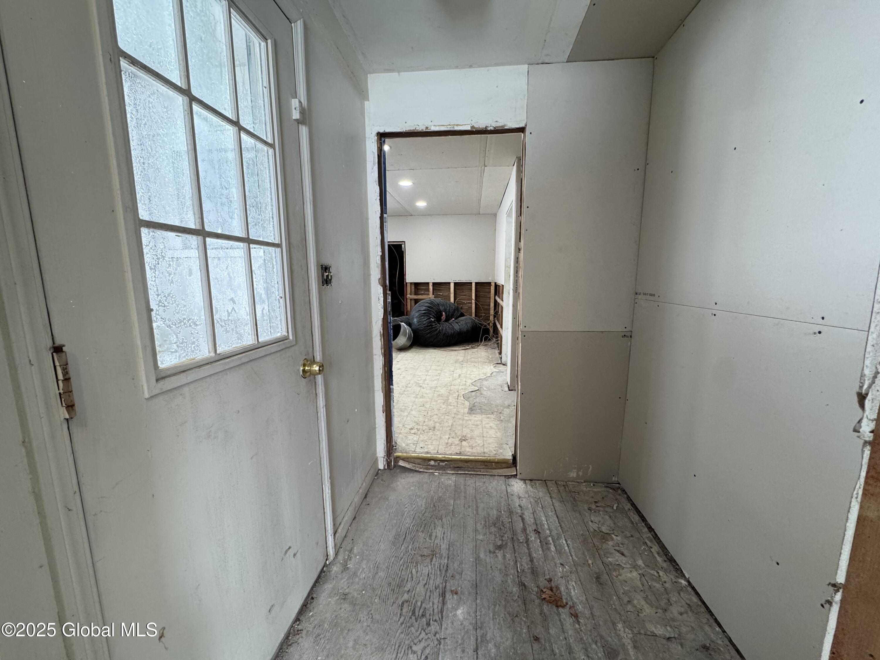 25 Albany Avenue, Nassau, New York image 17
