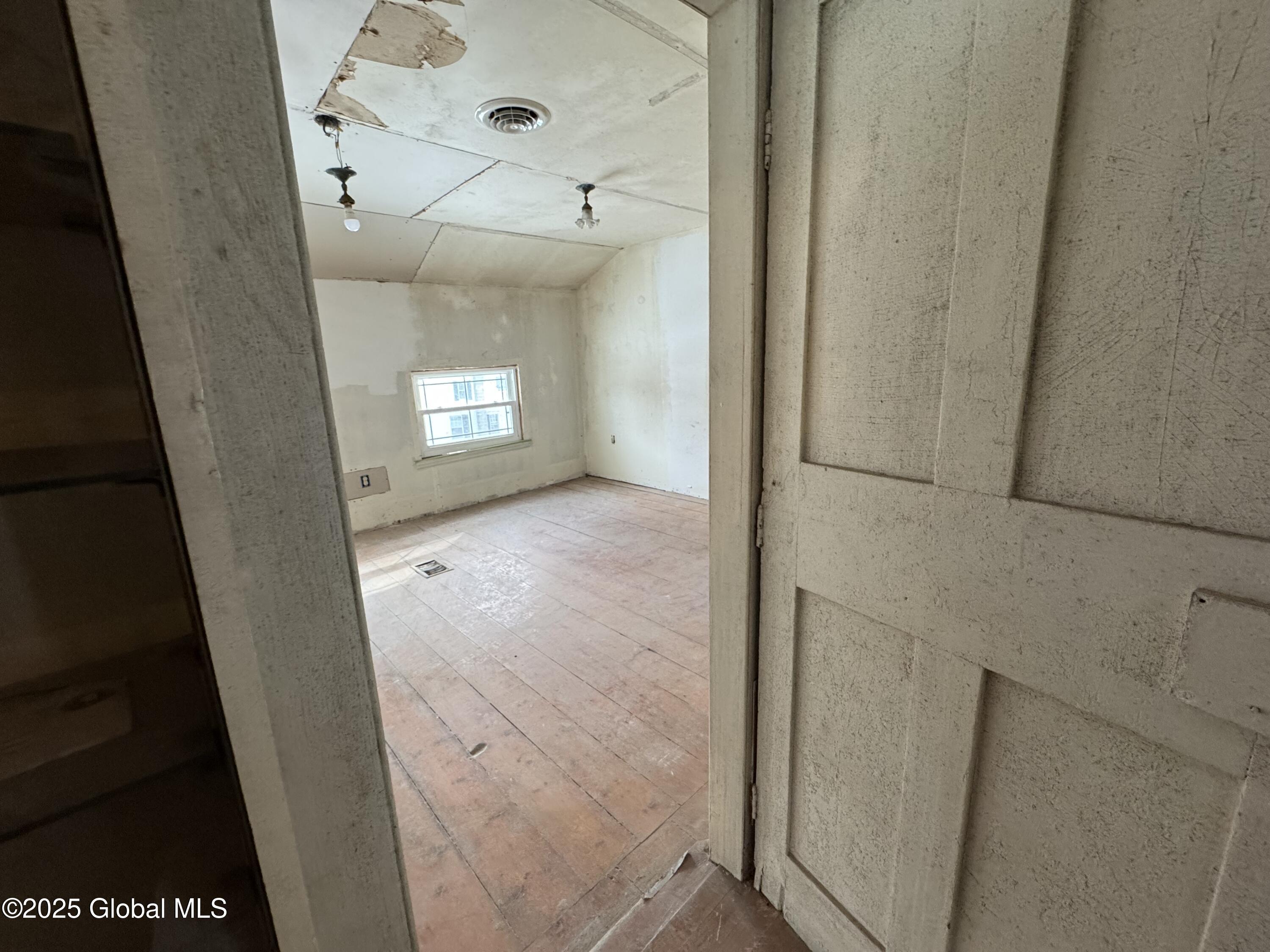 25 Albany Avenue, Nassau, New York image 36