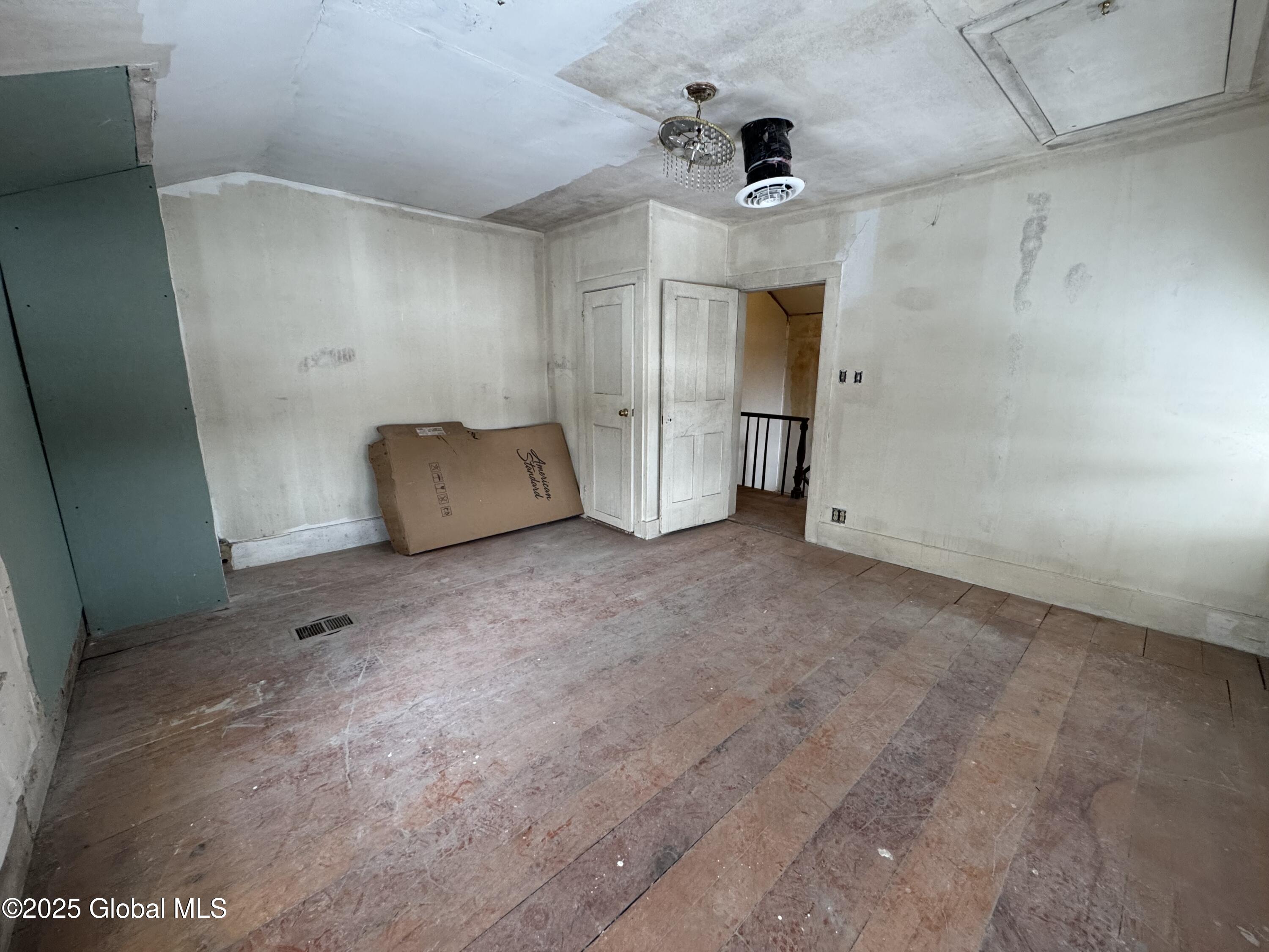 25 Albany Avenue, Nassau, New York image 33