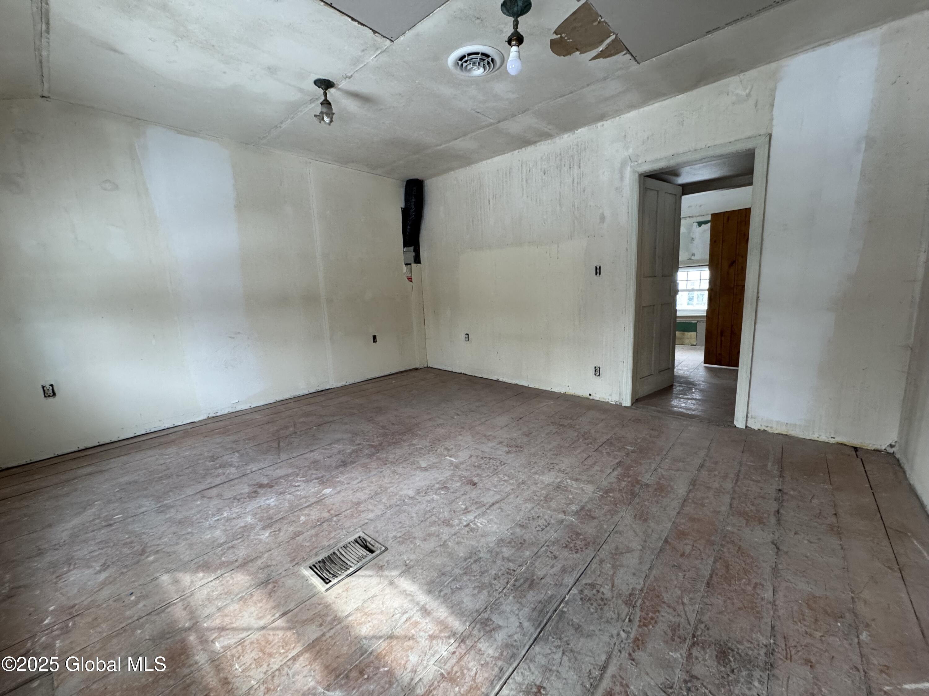 25 Albany Avenue, Nassau, New York image 38