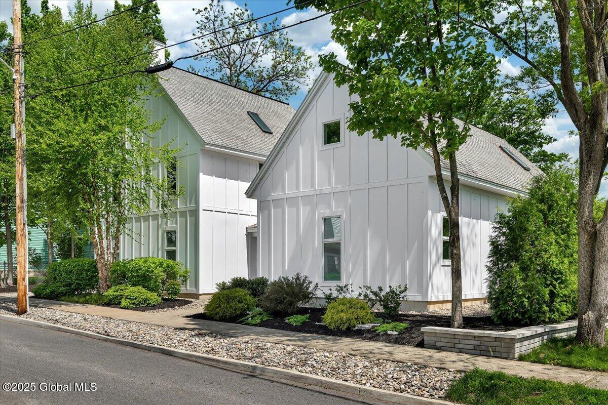 18 Granite Street, Saratoga Springs, New York image 1