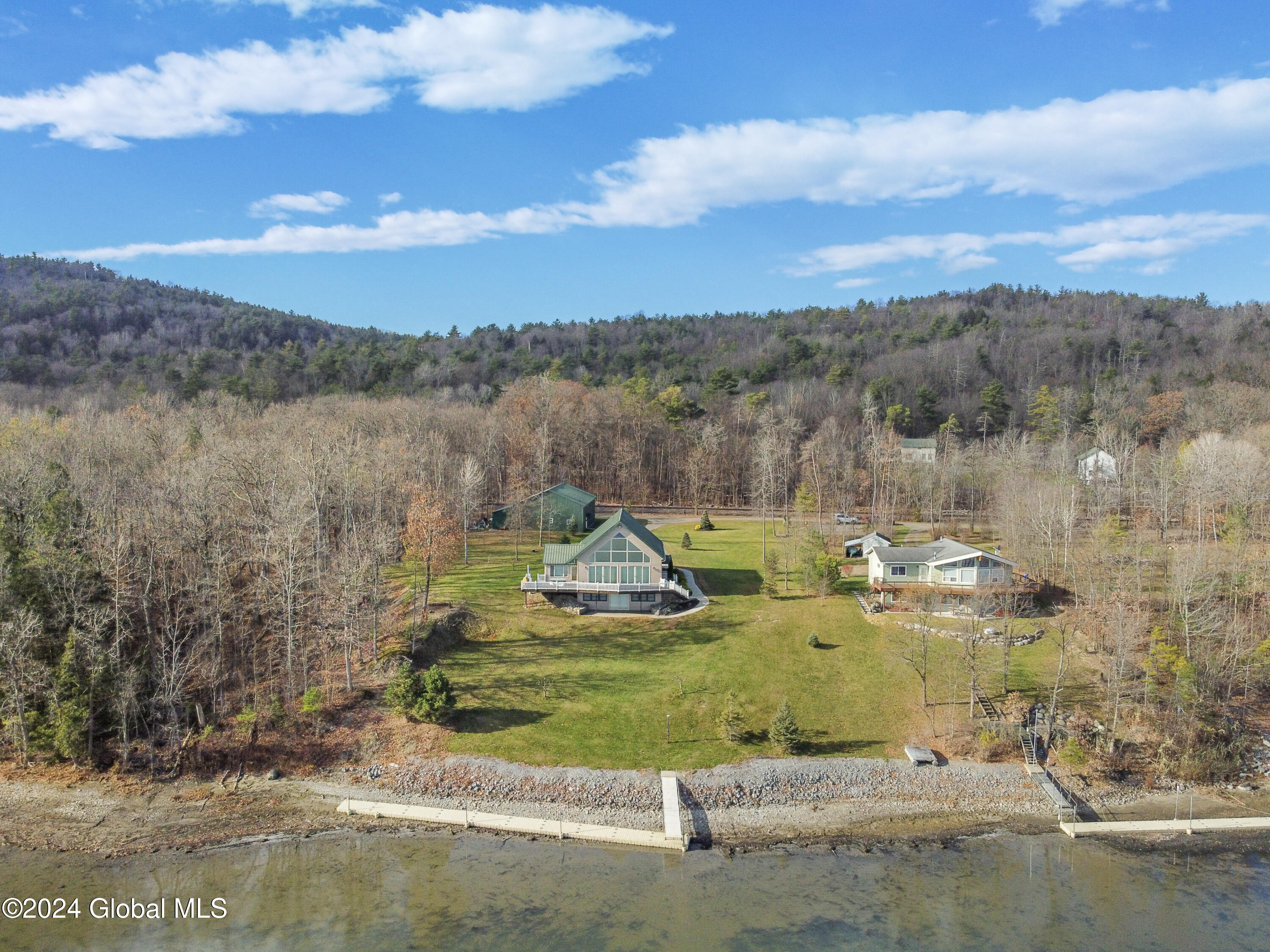 113 Captains Cove Cv, Crown Point, New York image 3