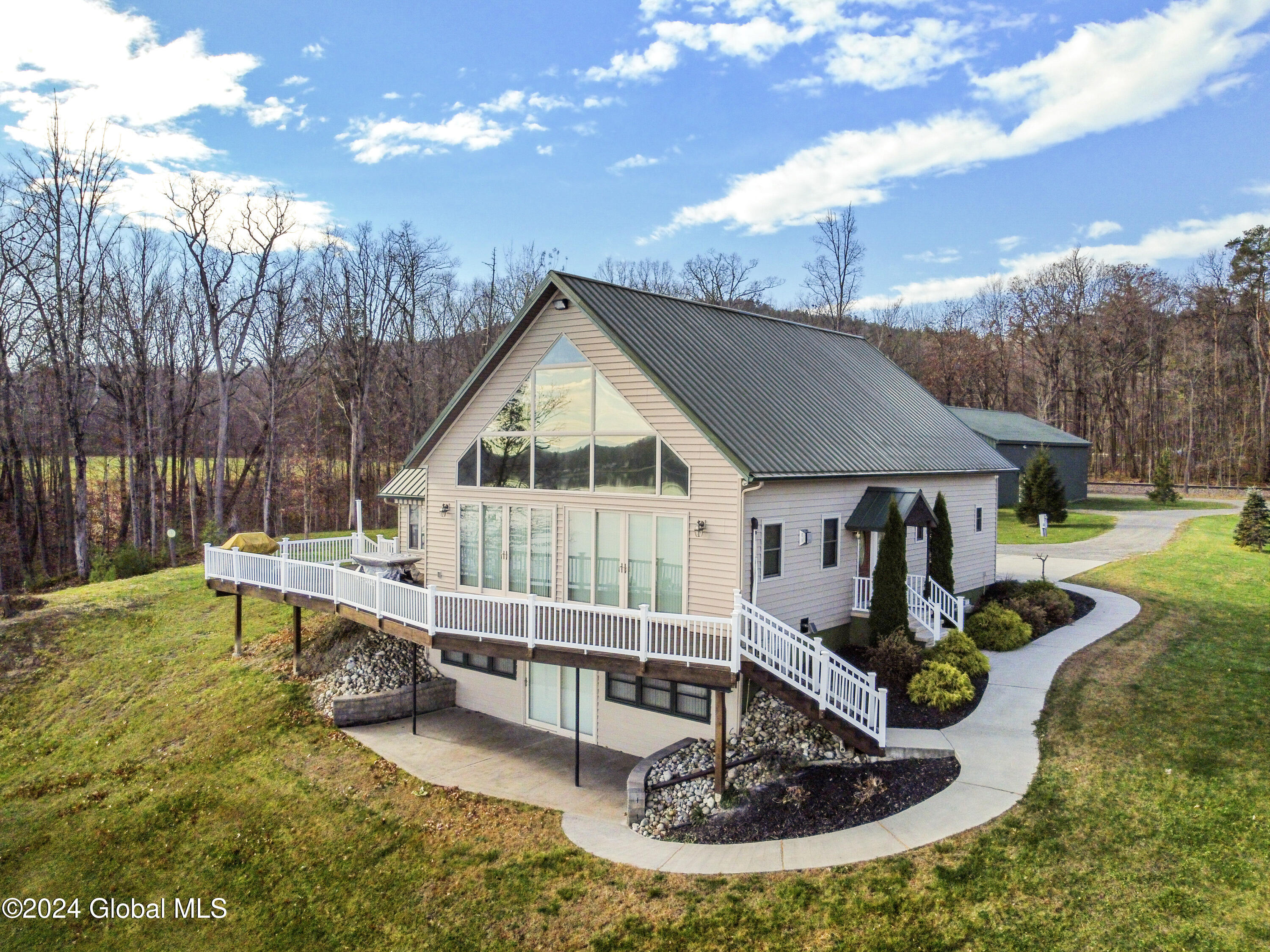 113 Captains Cove Cv, Crown Point, New York image 1