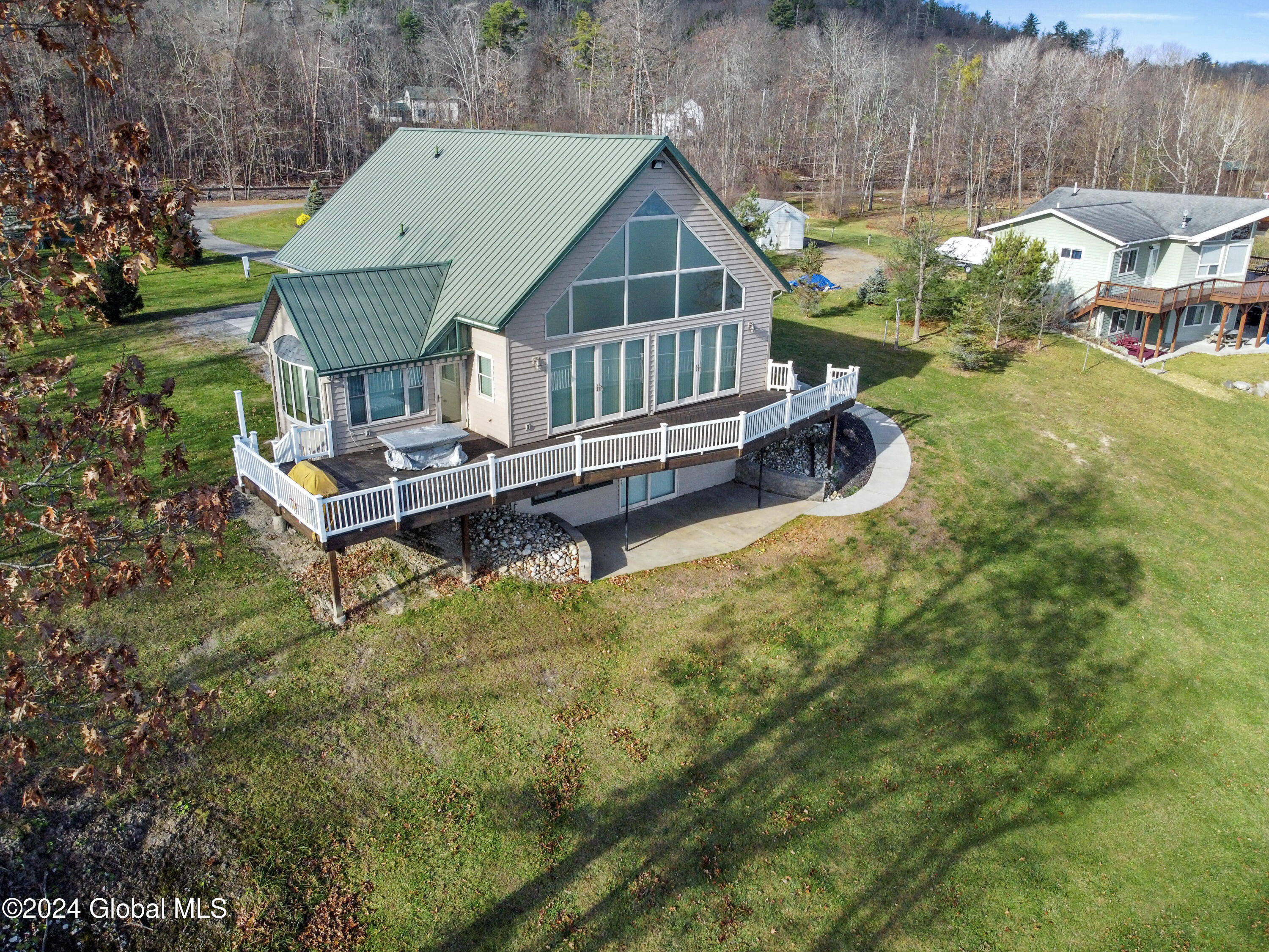 113 Captains Cove Cv, Crown Point, New York image 6