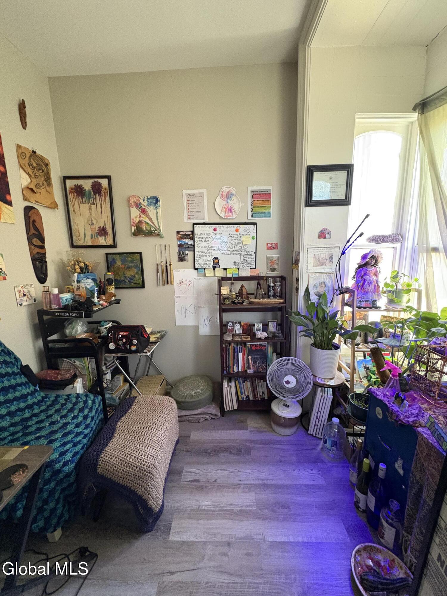 Schenectady, New York 12305, United States, 4 Bedrooms Bedrooms, ,2 BathroomsBathrooms,Residential,Active,216817