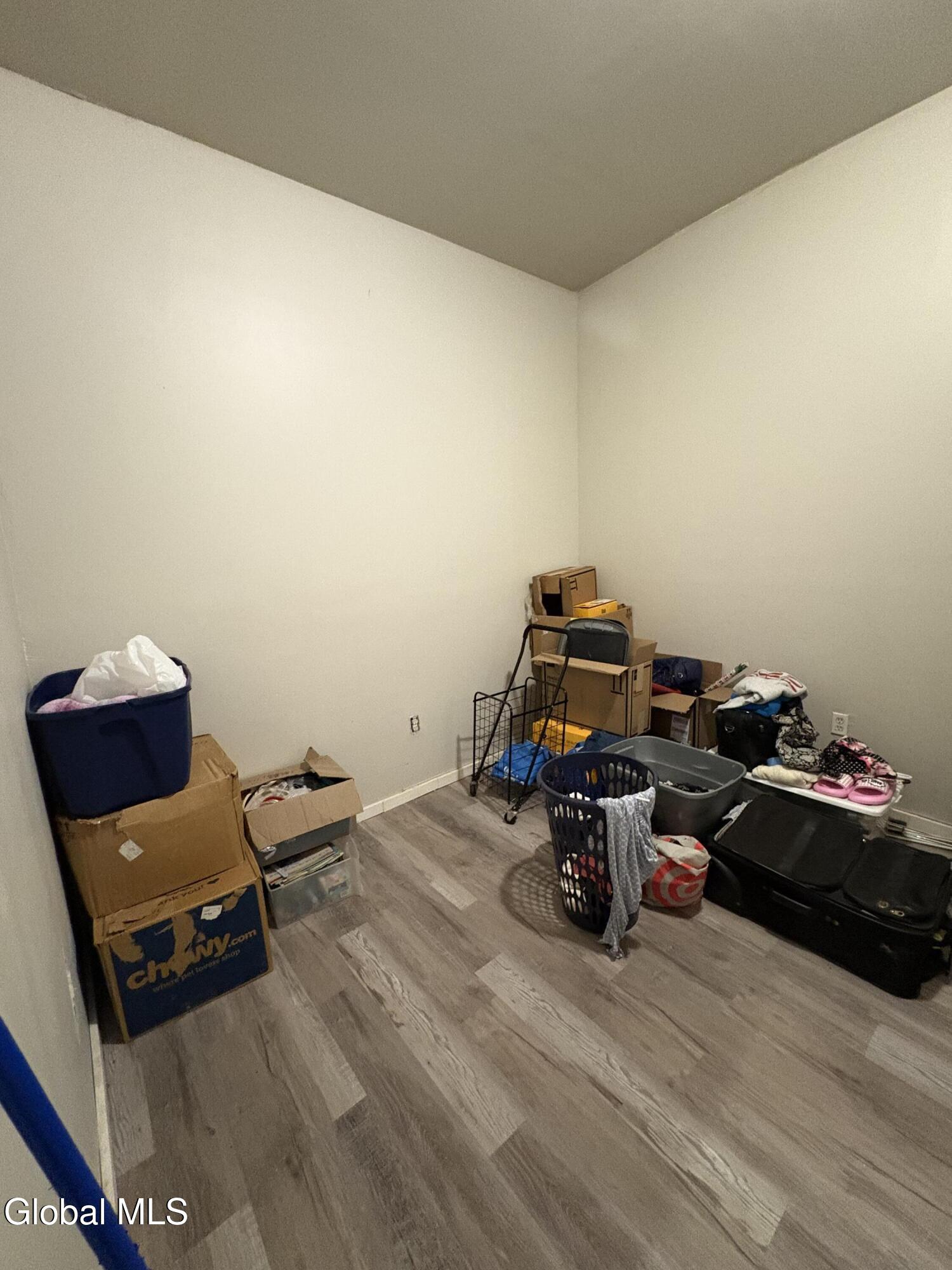 Schenectady, New York 12305, United States, 4 Bedrooms Bedrooms, ,2 BathroomsBathrooms,Residential,Active,216817