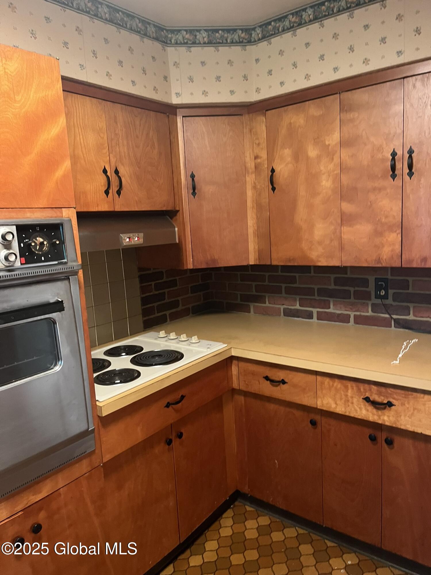 11 Diamond Avenue, Troy, New York image 9