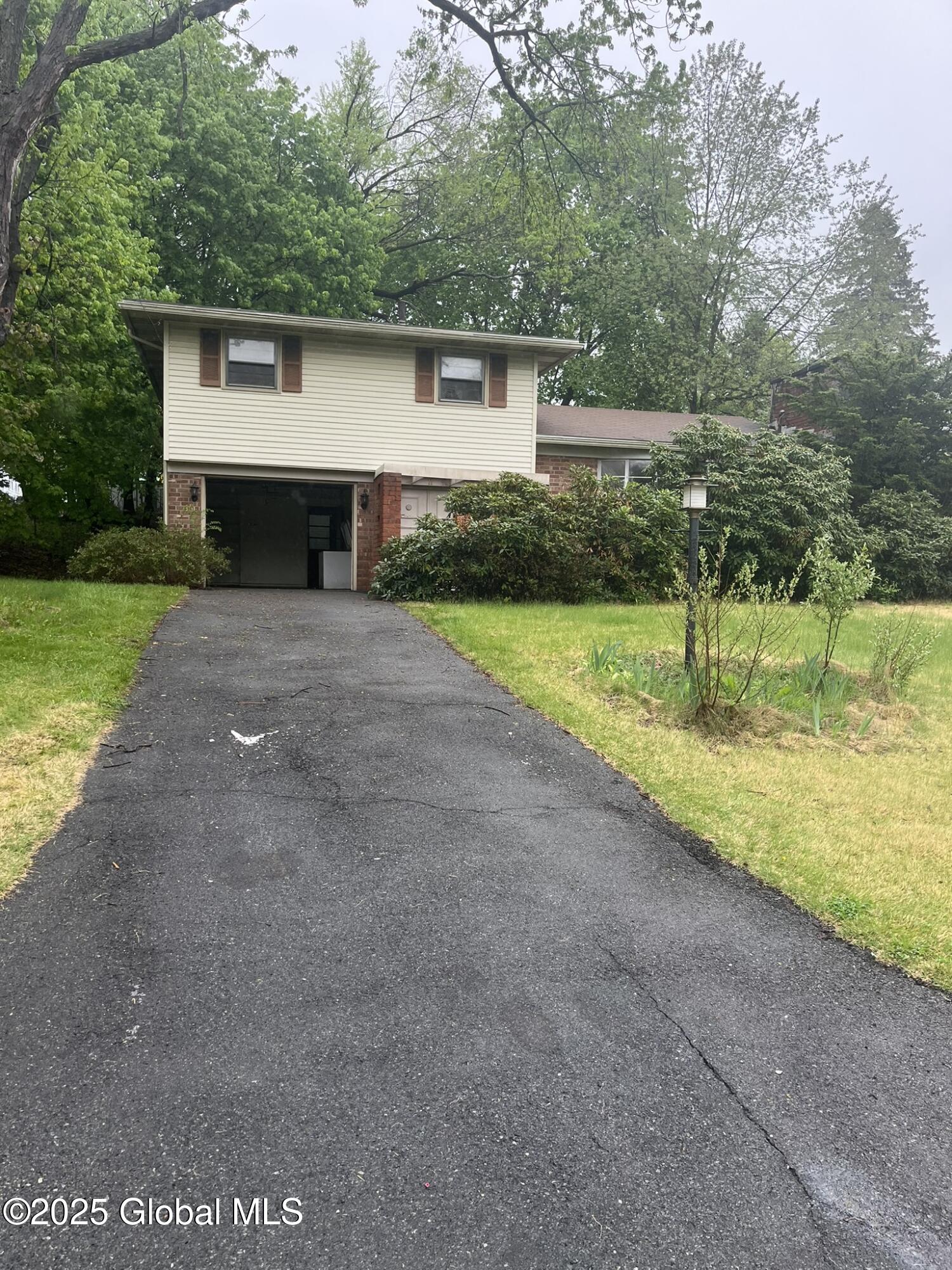 11 Diamond Avenue, Troy, New York image 1