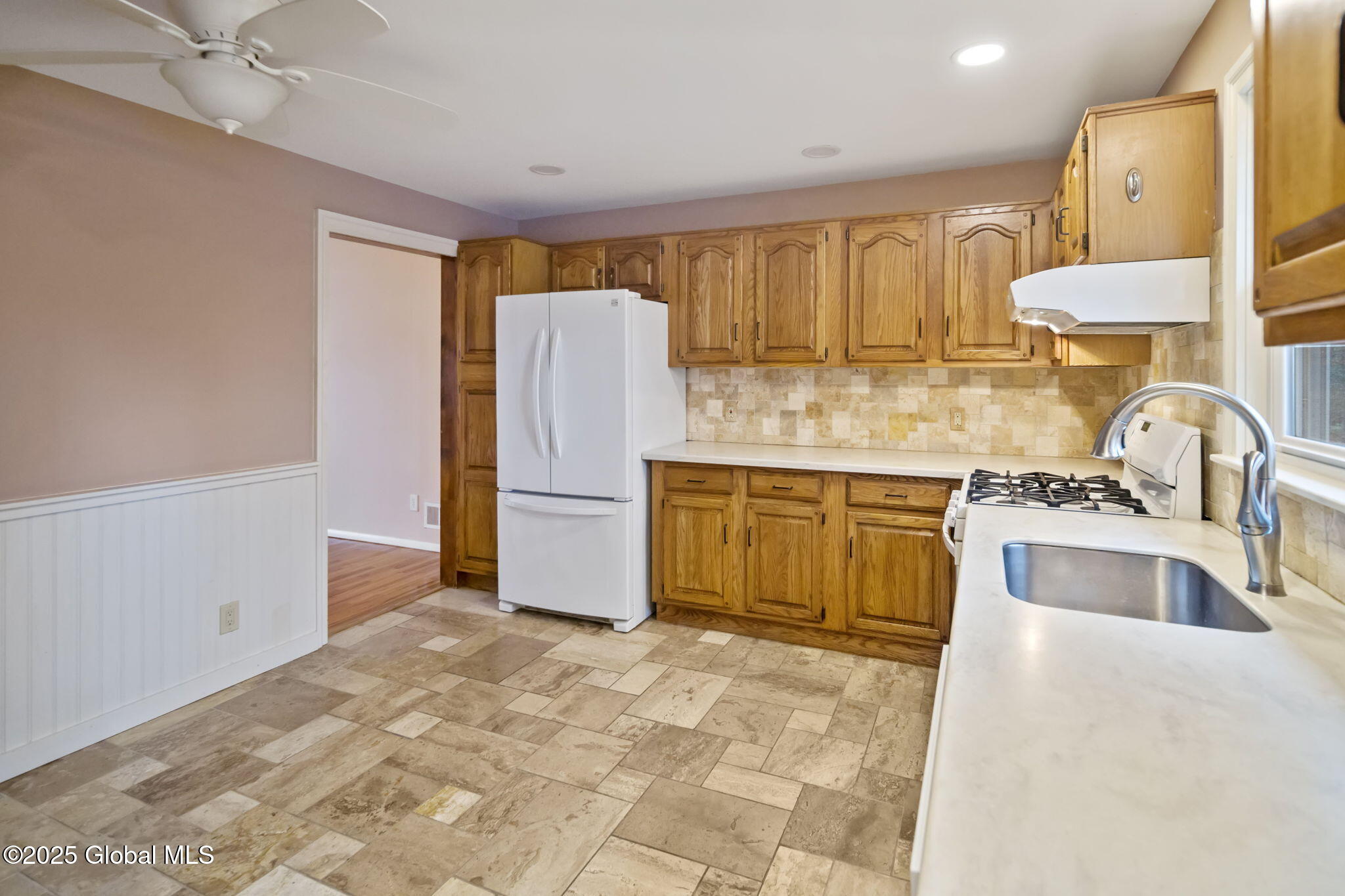 6 Tipton Drive, Loudonville, New York image 11