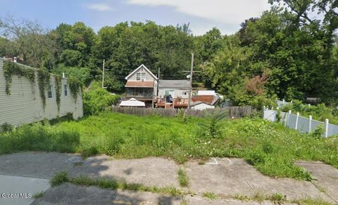 Photo of 100 Alexander Street, Albany, NY 12202 (MLS # 202611327)