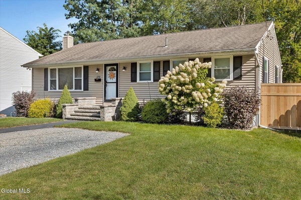 270 DANIELS AVE, SCHENECTADY, NY 12304 - Image 40a7c3a23ccdf9ffd89e9d7bdf5e1736/22298435