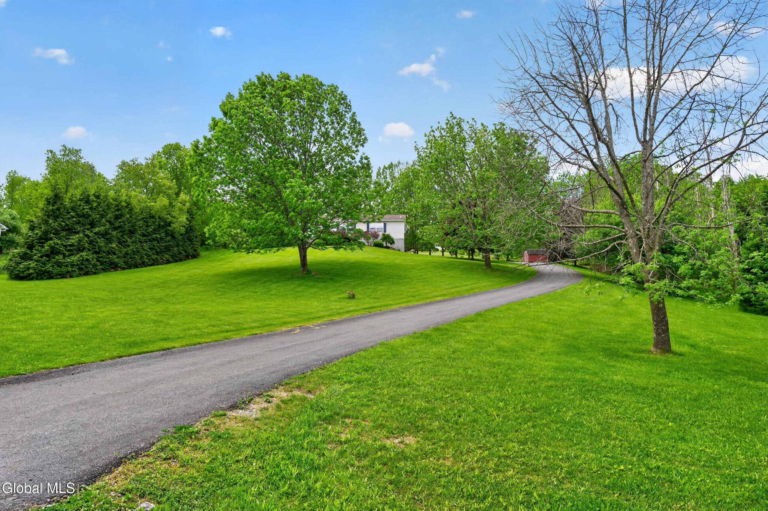128 Valley Court