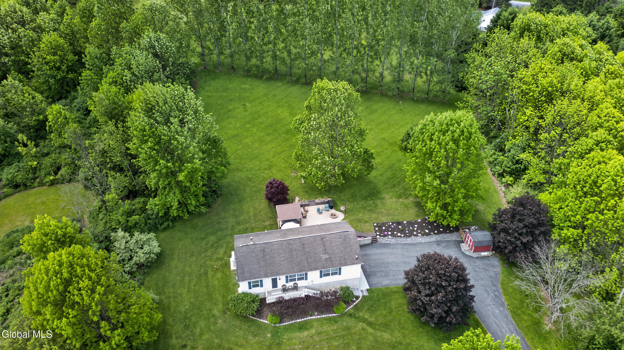 128 Valley Court