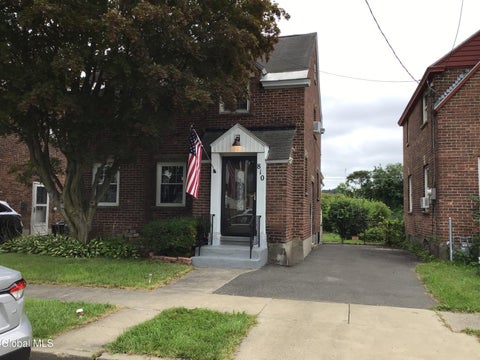 Homes For Sale - 810 4th Avenue<br/> Watervliet, NY 12189