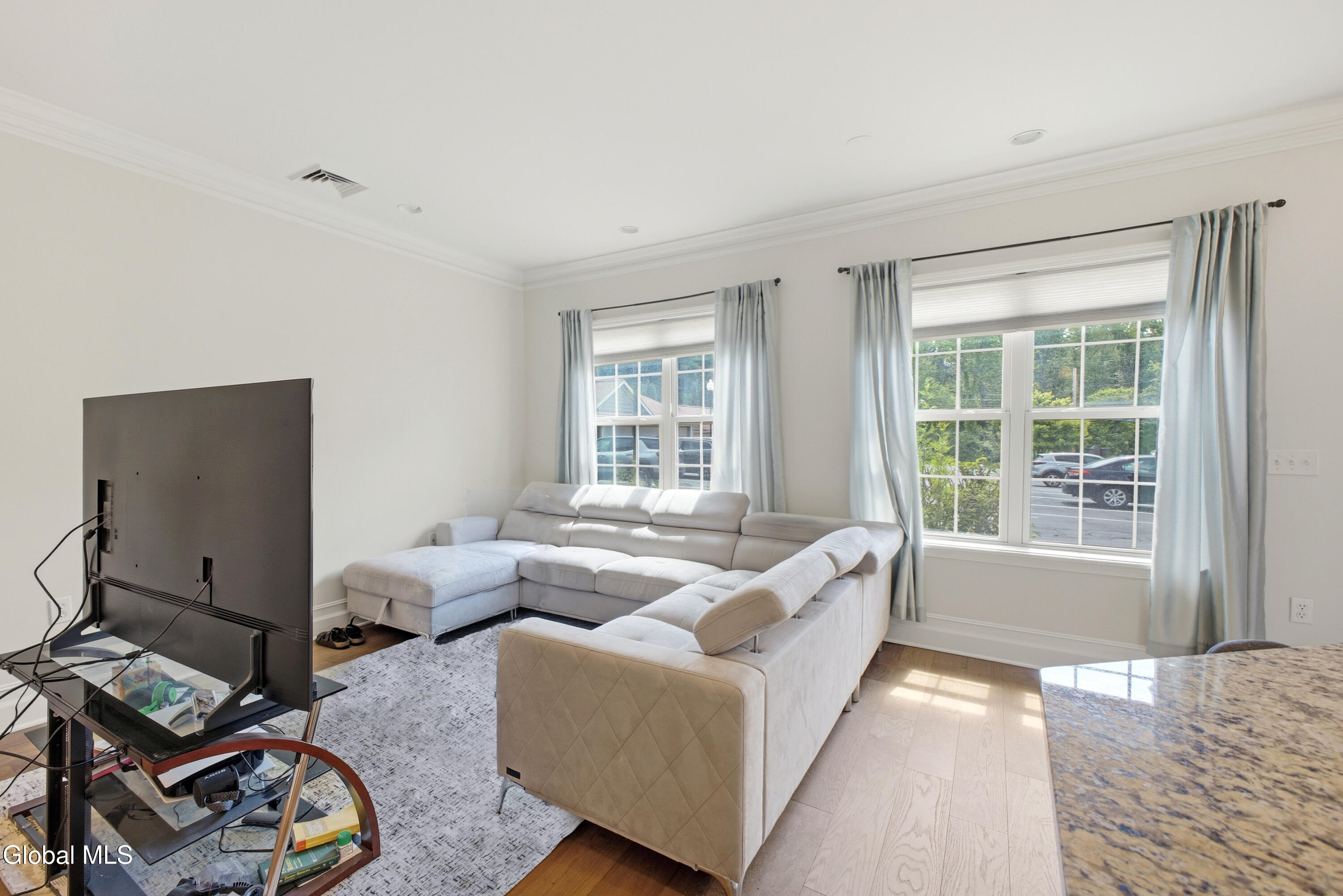 73 Saratoga Road APT 11