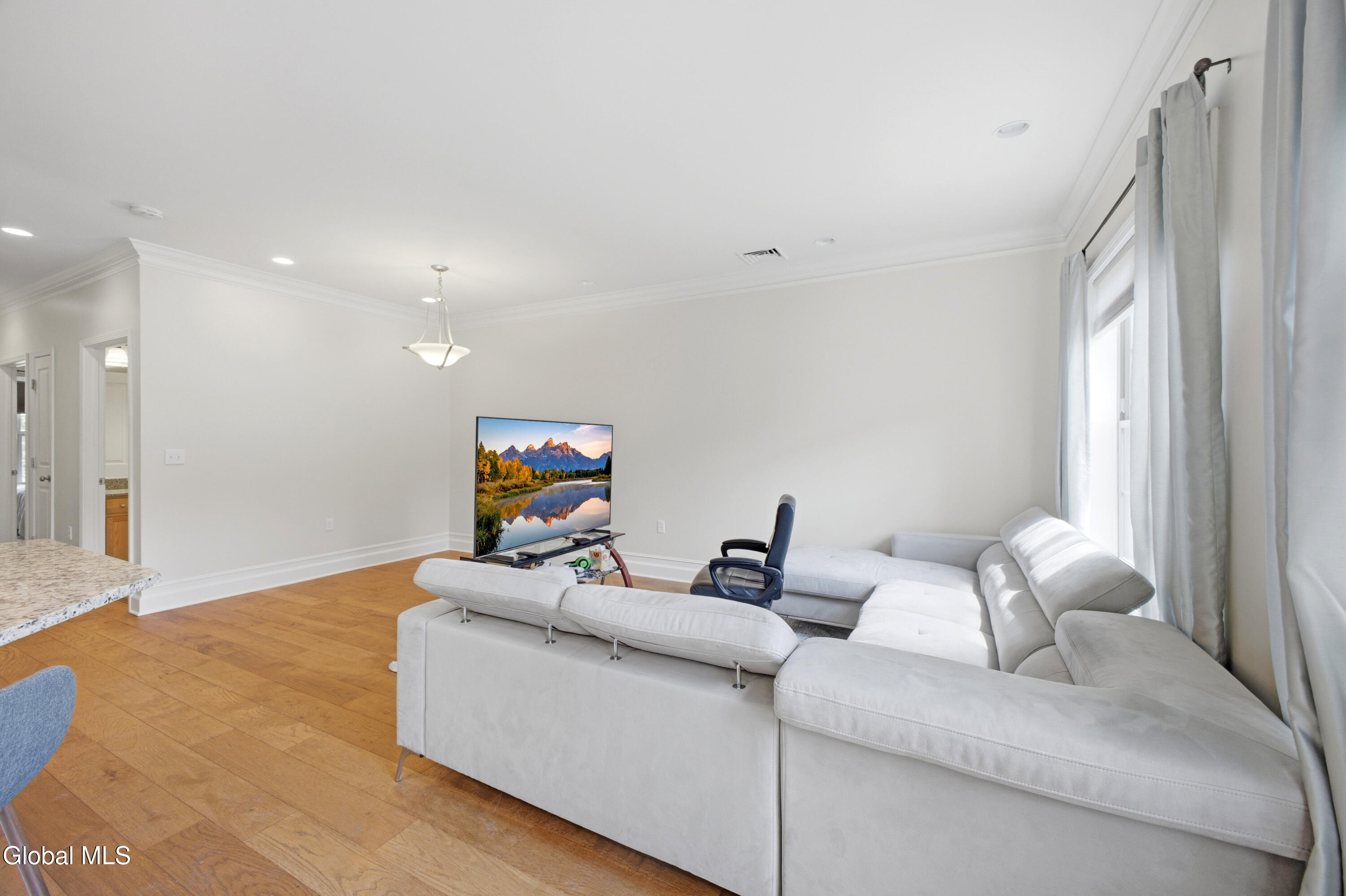 73 Saratoga Road APT 11