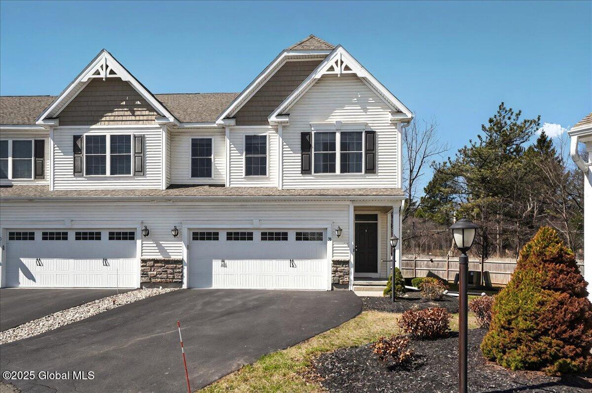 38 Andriana Lane, Albany, New York image 1