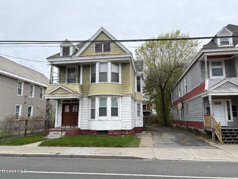 Photo of 1723 Broadway, Schenectady, NY 12306 (MLS # 202615972)