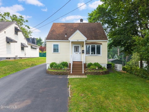 Homes For Sale - 15 Oakland Avenue<br/> Montgomery County, Amsterdam, NY 12010