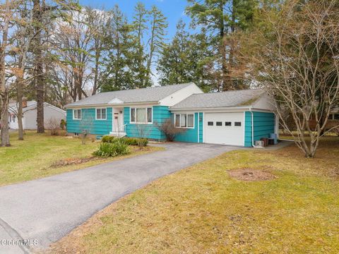 Photo of 6 Springwood Drive, Saratoga Springs, NY 12866 (MLS # 202615220)