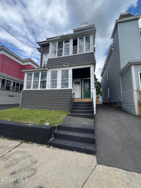 Apartment For Rent - 359-361 Forest Avenue #2ND FLOOR APARTMENT<br/> Amsterdam, NY 12010