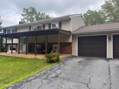 Homes For Sale - 107 Gregory Lane<br/> Fort Edward, NY 12828