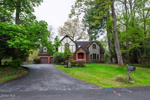 Homes For Sale - 482 Spring Hollow Court<br/> Albany, NY 12203