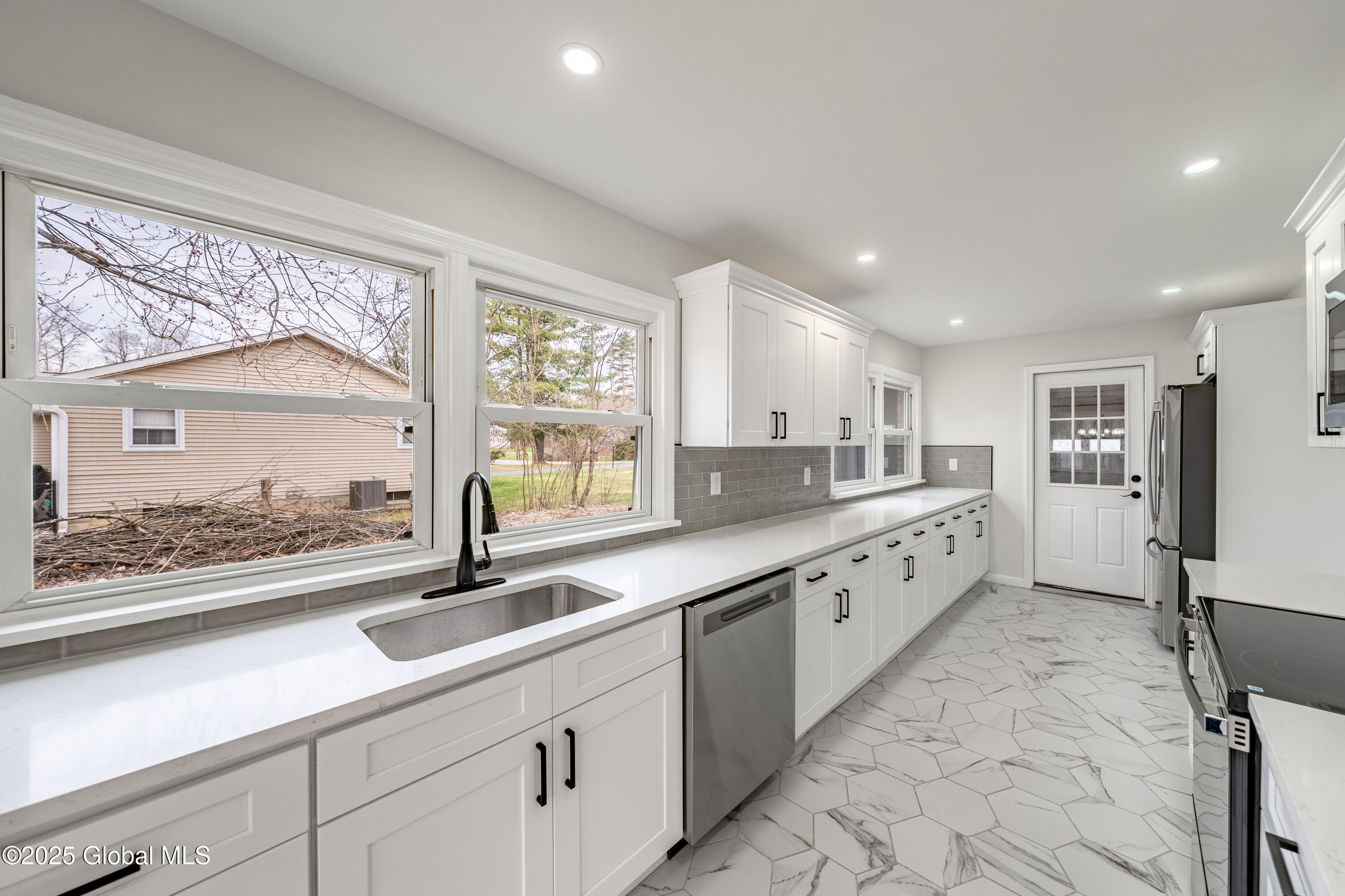 115 Droms Road, Glenville, New York image 9