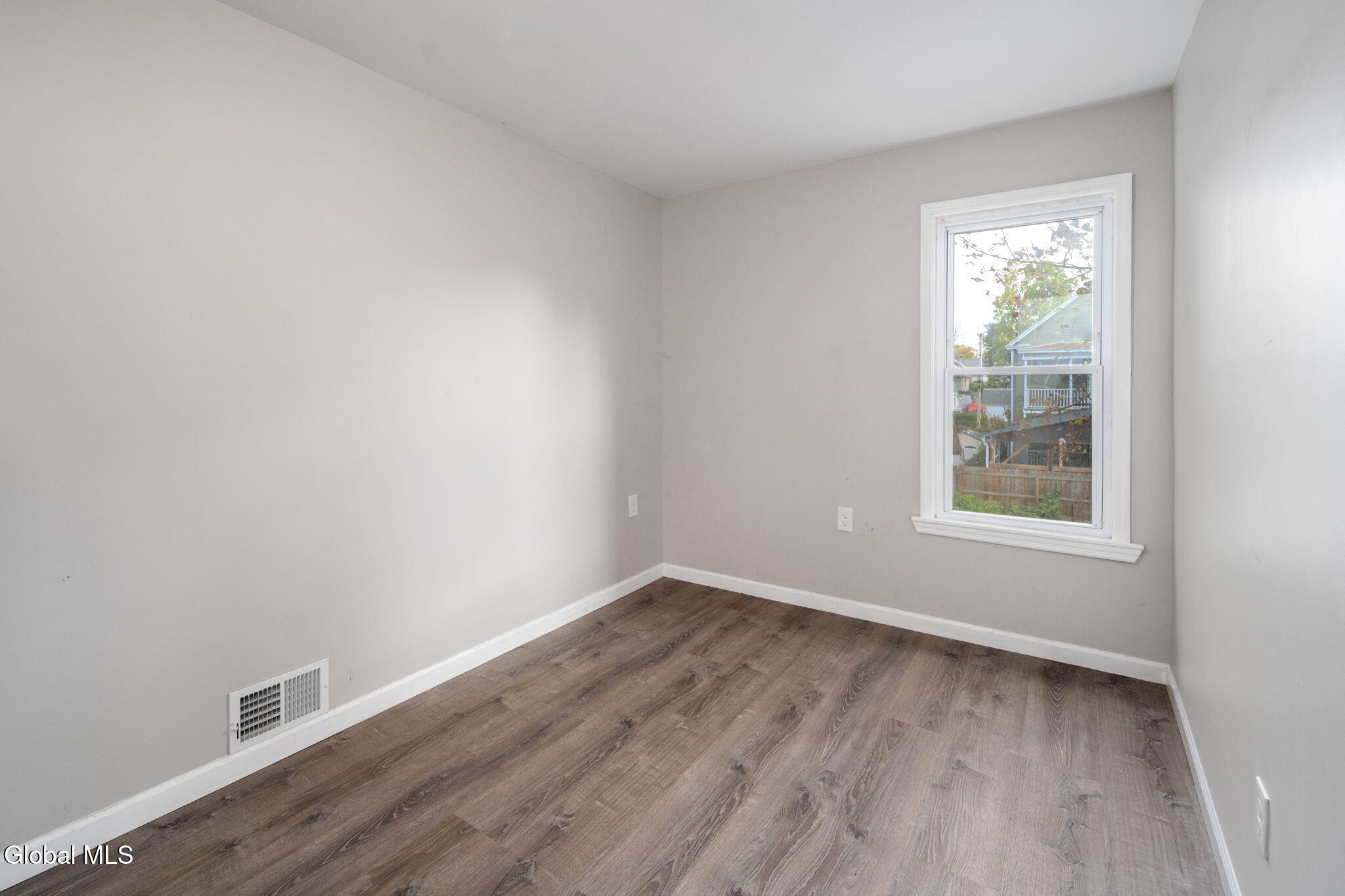 Schenectady, New York 12304, United States, 3 Bedrooms Bedrooms, ,2 BathroomsBathrooms,Residential,Active,229636