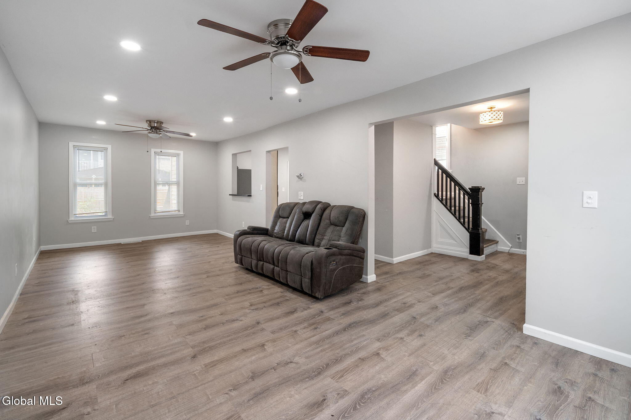 Schenectady, New York 12304, United States, 3 Bedrooms Bedrooms, ,2 BathroomsBathrooms,Residential,Active,229636