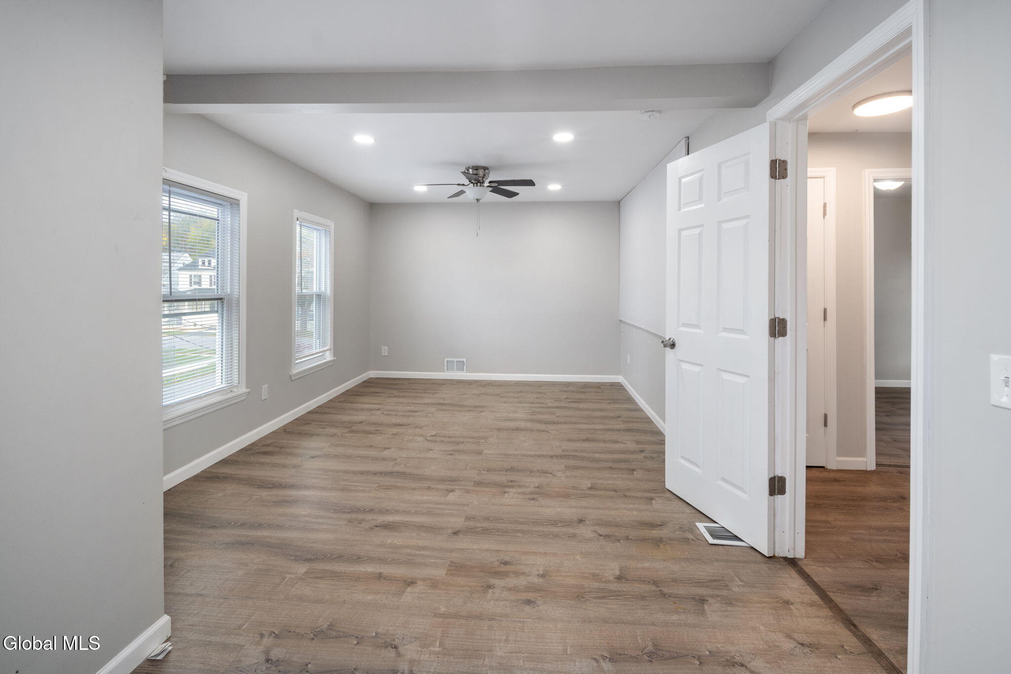 Schenectady, New York 12304, United States, 3 Bedrooms Bedrooms, ,2 BathroomsBathrooms,Residential,Active,229636