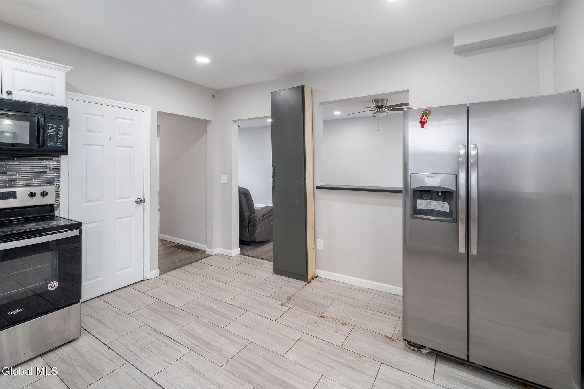 Schenectady, New York 12304, United States, 3 Bedrooms Bedrooms, ,2 BathroomsBathrooms,Residential,Active,229636