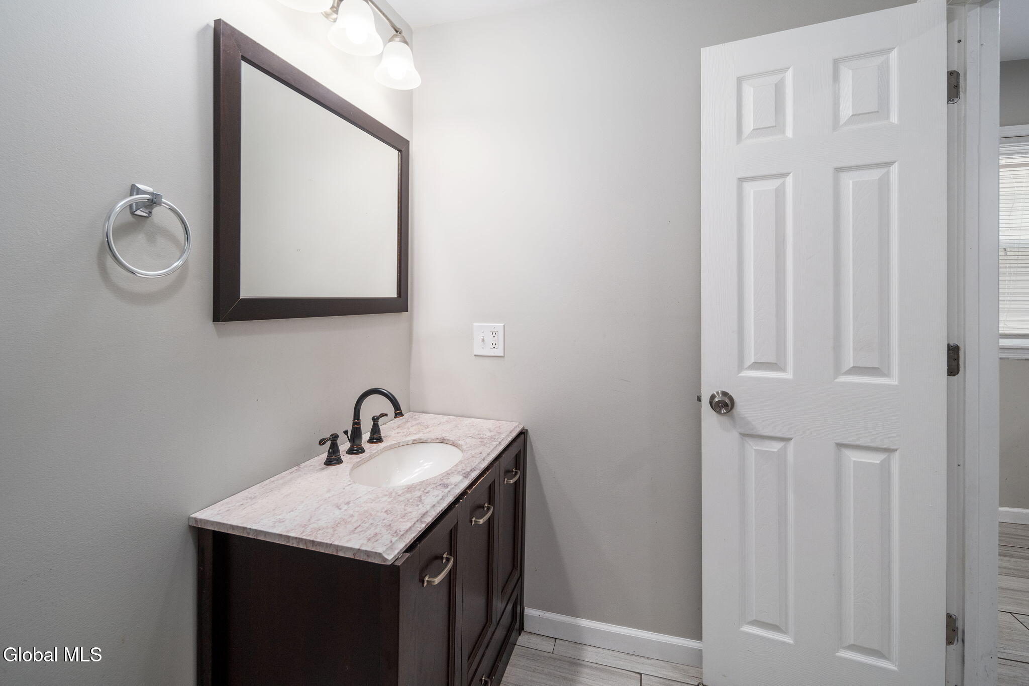 Schenectady, New York 12304, United States, 3 Bedrooms Bedrooms, ,2 BathroomsBathrooms,Residential,Active,229636